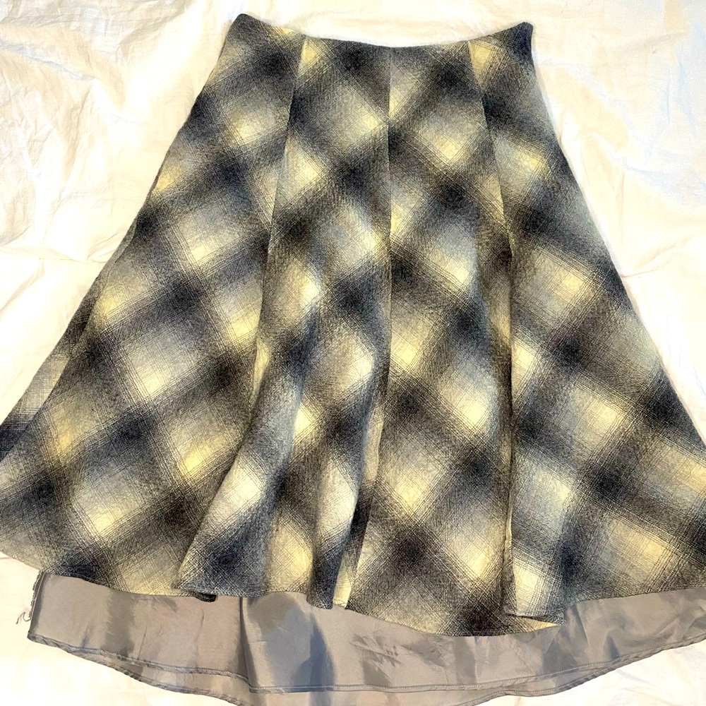Plaid Below-Knee Skirt 🖤